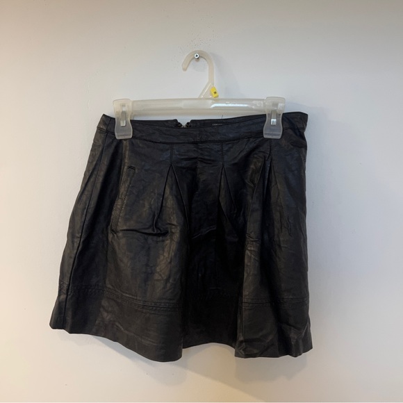 đź–¤Black, faux leather skirt, forever 21 (mini skirt, circle skirt, medium skirt) - Picture 3 of 9
